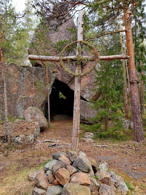 Korset vid Korsvik stenkyrka