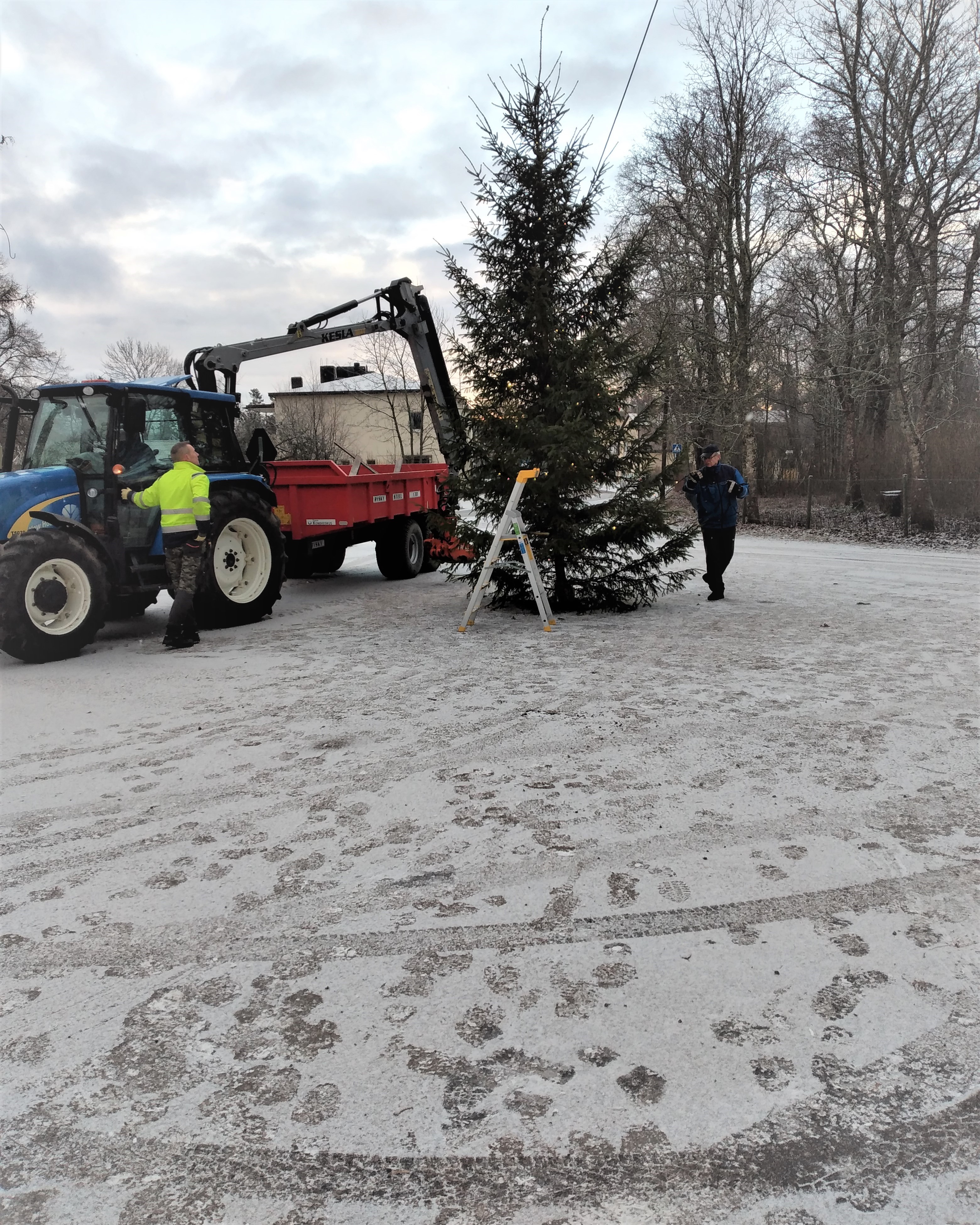 Lappträsk Julgran 2021 (002).jpg